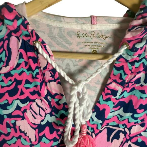 Lilly Pulitzer Rylie UPF 50+ Cover-Up Hooded Dress Pop Up Lobstah Roll Print XS - Picture 4 of 8